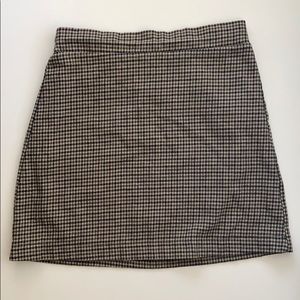American Eagle houndstooth print skirt